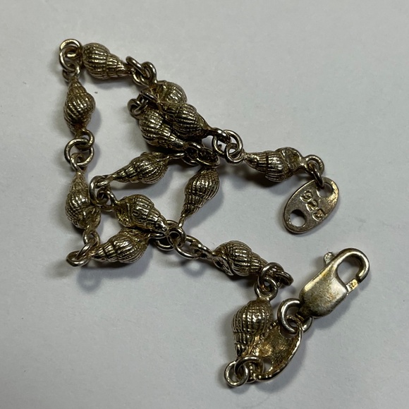 Sterling Silver Seashell 🐚 Links Bracelet. 7.5 inches long